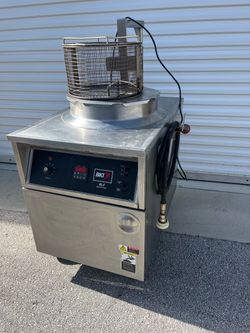 🔥 BKI BLF-FC 75-Lb Commercial Electric Auto-Lift Fryer — $3,000  Heavy-duty BKI BLF Auto-Lift commercial fryer with built-in filtration.  This is a s