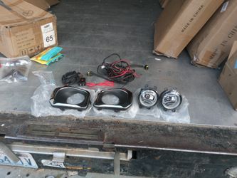 Mitsubishi Also Fits Volvo Fog Light Set With Wiring Harness Retails For Over $100 Online Selling For $20 Pick Up In Tacoma