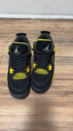 Air Jordan 4 “thunder” Retro’s