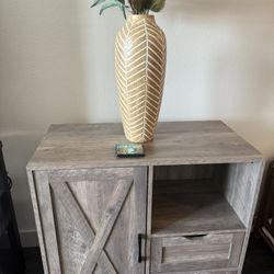 Cabinet W/ Vase Flower