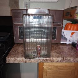 Entertainment Container For Liquid Drinks 