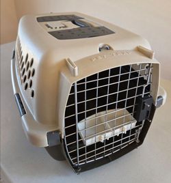 * Animal cat dog puppy kitten crate kennel cage pet taxi carrier.