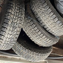 Winter wheels / tires 215/75/15 Toyota Tacoma t100 tundra