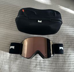 Montec Ski Snowboard Medium Goggles with Case