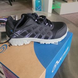 Non slip ladies work shoes