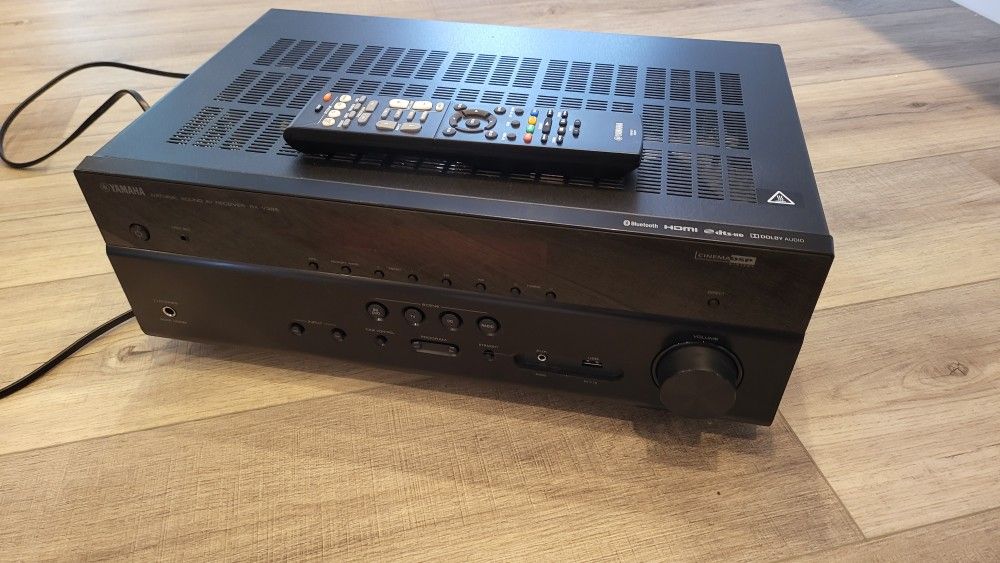 Yamaha RX-V385 Audio Amplifier