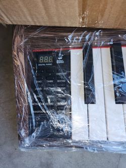 UMOMO 88 Key Weighted Digital Piano with Single Sustain Pedal, Full Size Semi-Weighted Keyboard for Beginners, USB MIDI Interface, Electric Piano for 