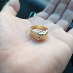 14k Real Gold Ring /Nugget.
