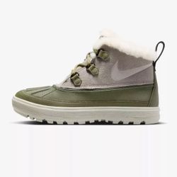 Nike Woodside Chukka 2 ACG 537345-200 Womens Size 7.5 Taupe Light Bone Low Boots