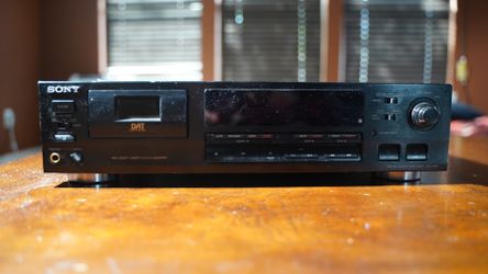 Sony DTC-690 Digital Audio Tape Deck Record player