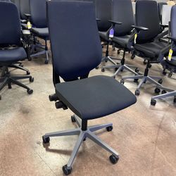 Steelcase Gesture Ergonomic Executive Office Chair with Adjustable Lumbar ARMLESS (Black Cloth/Black Frame) Excellent