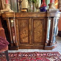 Victorian Burr walnut Credenza cabinet 1860s
