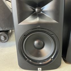 JBL 308P MKll 8 - Inch Powered Studio Monitor 