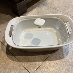 Corning-ware Covered  Etch 2.5 Quart