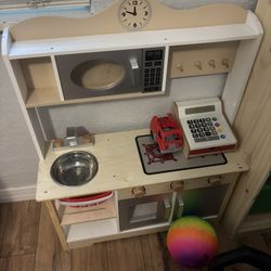 Toy Kitchen 