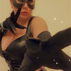 Women’s Cat Woman Costume M/L Like new 