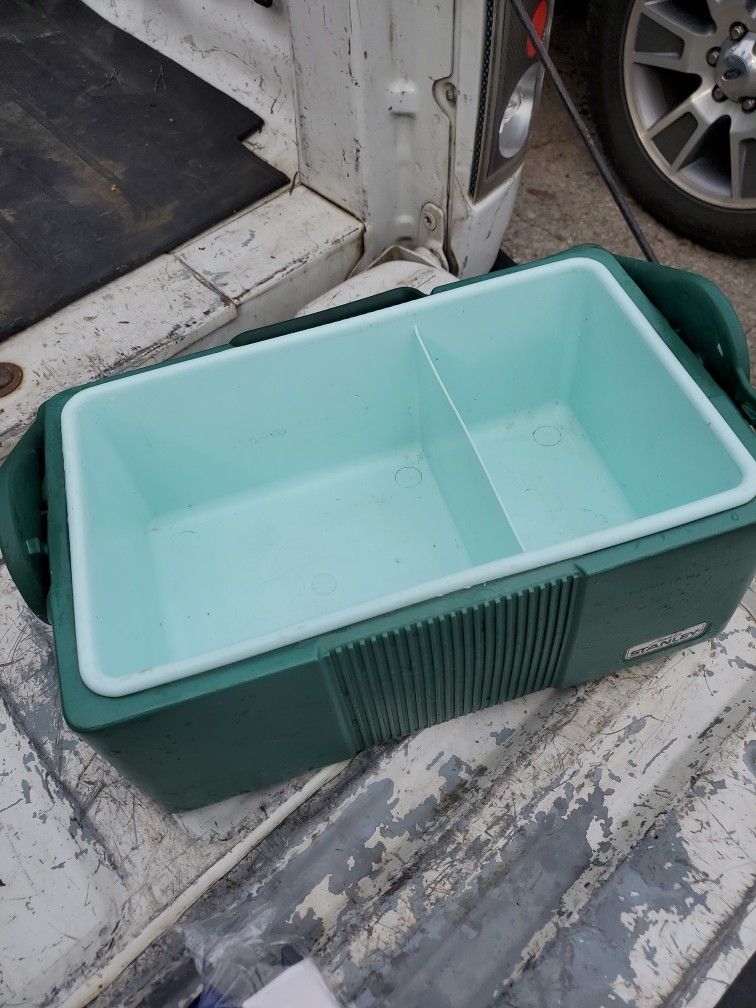 STANLEY LUNCH BOX! Brand New! Old School Style! for Sale in Riverside, CA -  OfferUp