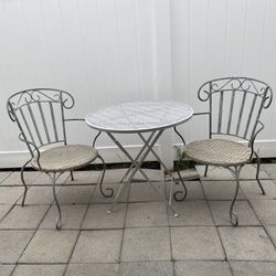 Folding Table And 2 Chairs 🪑🪑