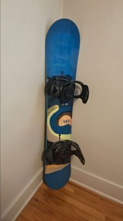 BURTON Flying V 158cm Snowboard + BURTON Bindings