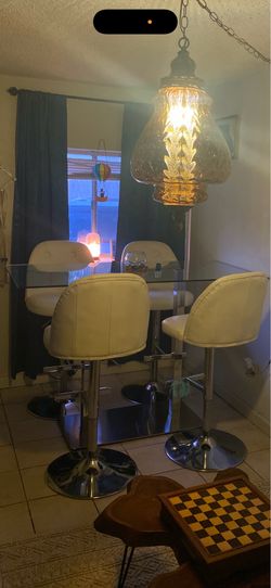 Glass dinning table