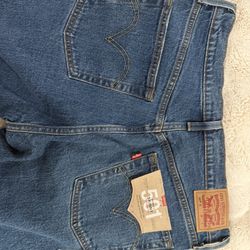 Women’s Levis Jeans