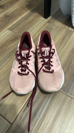 ASICS women’s tennis 8.5
