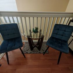 2 chair and end table
