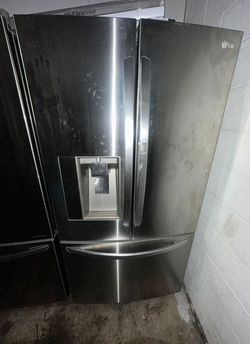 LG 3‑Door Refrigerator Stainless w/ Ice Maker – Priced to move