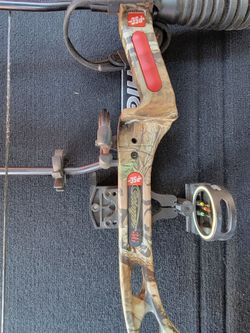 PSE Stinger 3G Compound Bow - Adjustable 50-70 lbs with Accessories