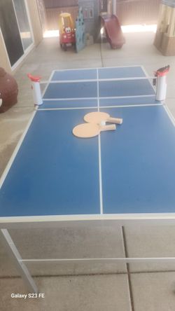 Mid size ping pong table