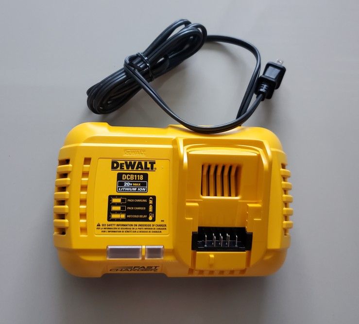 DEWALT 20V MAX Lithium-Ion Fan Cooled Fast Battery Charger