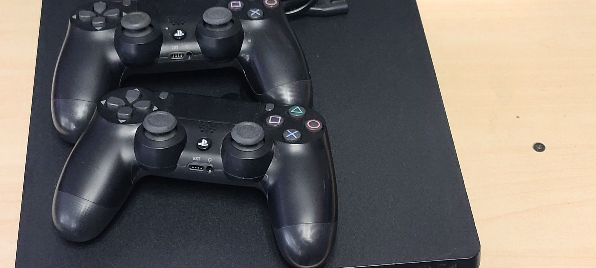 PS4 W/ 2 CONTROLLERS Game Included 
