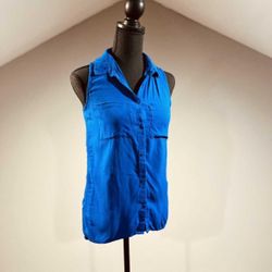 Small Blue Collared Button Down Sleeveless Top
