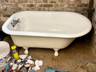 Cast Iron Clawfoot Tub