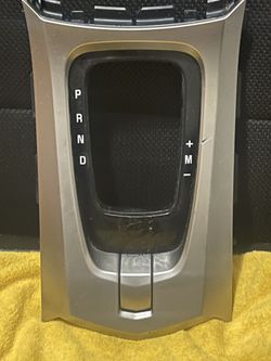 2008-2013 Cadillac CTS Gear Shift Indicator Boot w/Parking Brake Switch OEM $20.00 or best offer 