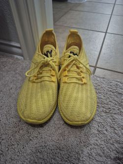 Women's Yellow Tennis Shoes Size 6.5