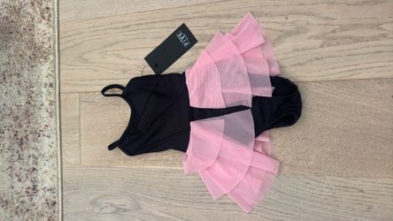 Five dancewear black leotard size: 6-8