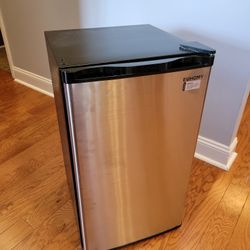 Euhomy 3.2 Cu/ft Mini Fridge 
