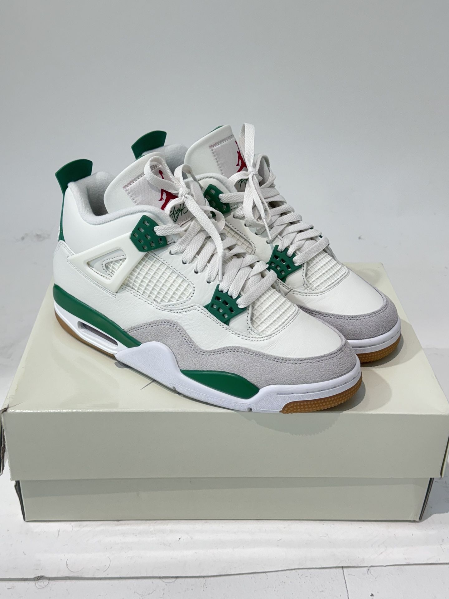 Air Jordan SB 4