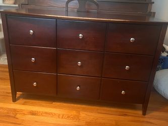 Dresser