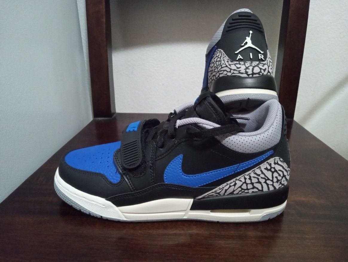 New Condition Size 7 Youth. $70
