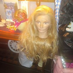 Lace Frontal Blonde wig / Peluca Larga rubia ondulada de 26"