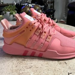 Adidas }7.5