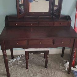 Vanity/desk/makeup Desk