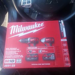 Milwaukee m18 compact