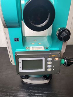 Sokkia DT600 Digital Theodolite, Is In good condition, The battery cover is slightly cracked, as shown in the photo.