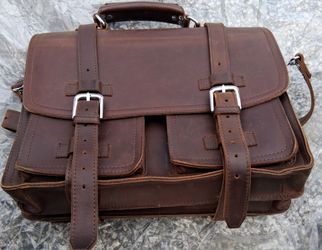 Vagabond Traveler Leather Heavy Duty Messenger Laptop bag