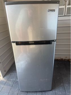 Magic Chef 4.5 cu. ft. 2-Door Mini Refrigerator, with Freezer