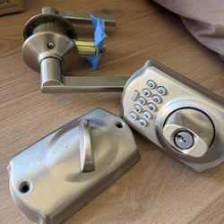 Schlage Door Handle Plus Deadbolt (keyless)