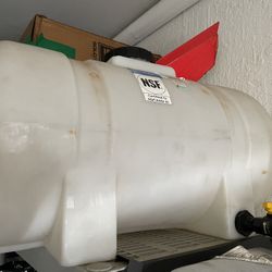 45 Gallon Water Tank + Garden Hose Connectors 